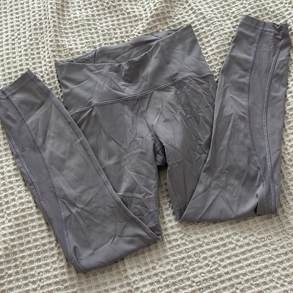 Lululemon Leggings Lavendar - Picture 2 of 3